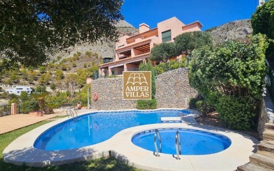 Beautiful and spacious duplex apartment with panoramic views.